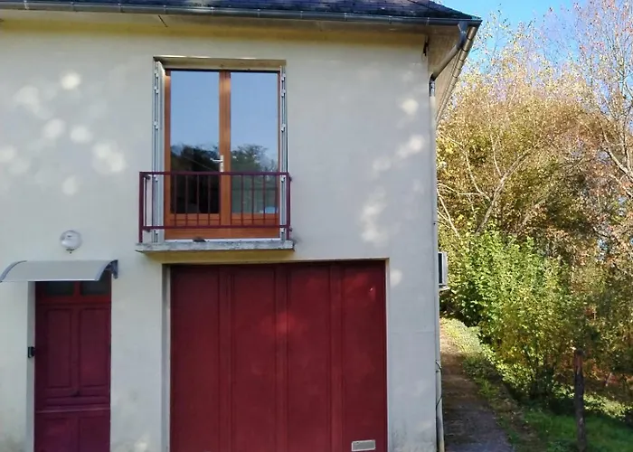 Maisonette Next To Woodland